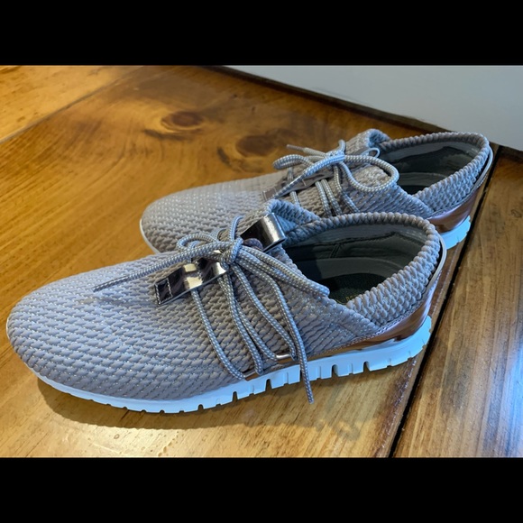 Cole Haan- Zerogrand Quilted sneaker! - Picture 10 of 11